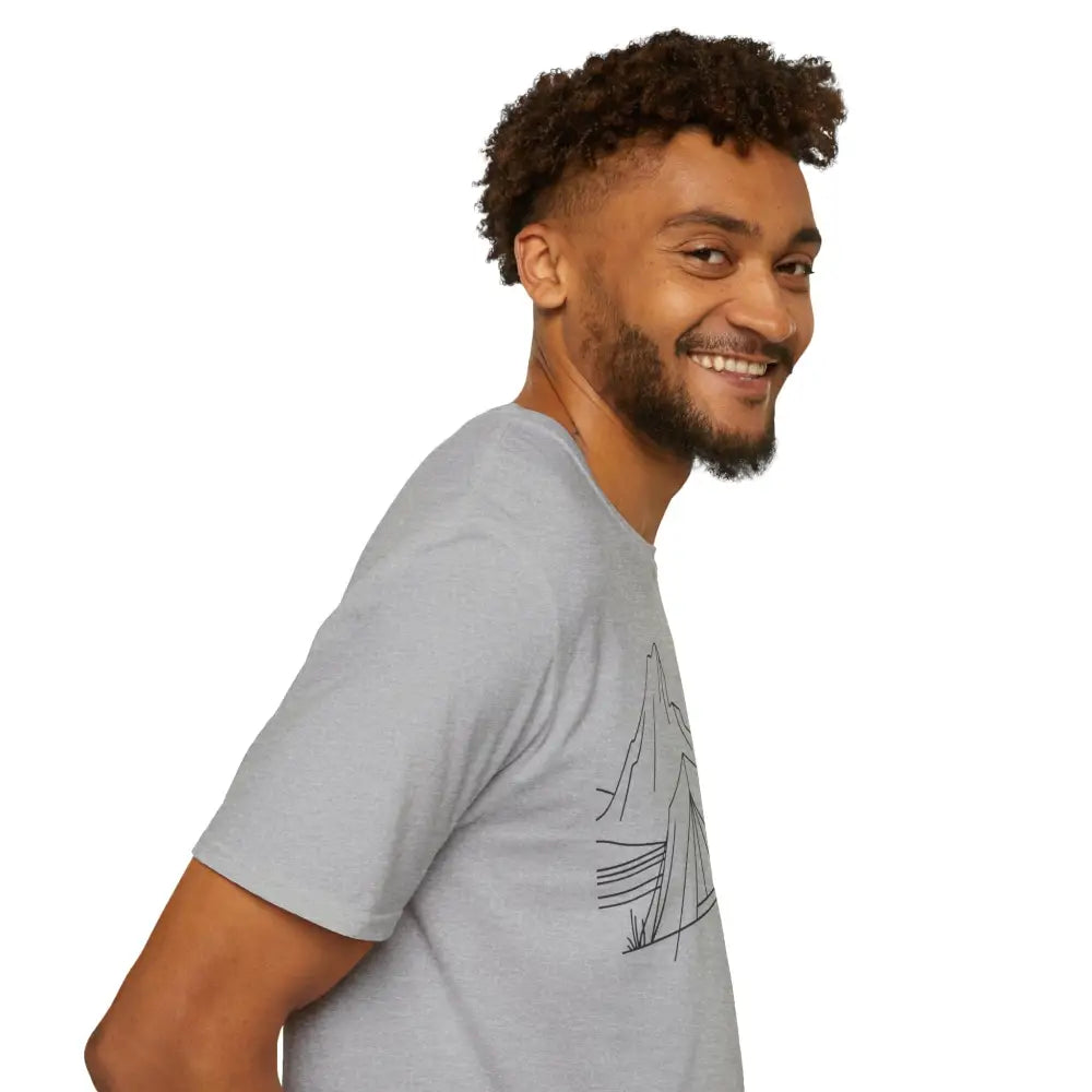 Stylish unisex t-shirt with mountain line drawing, made from ring-spun cotton to reduce fabric waste