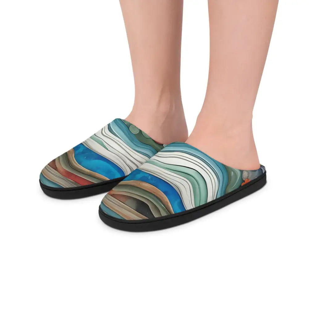Abstract-patterned women’s indoor slippers with ocean-inspired design and comfy coastal style